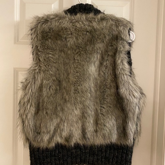 Loft faux fur knit vest xs/s - Picture 4 of 7